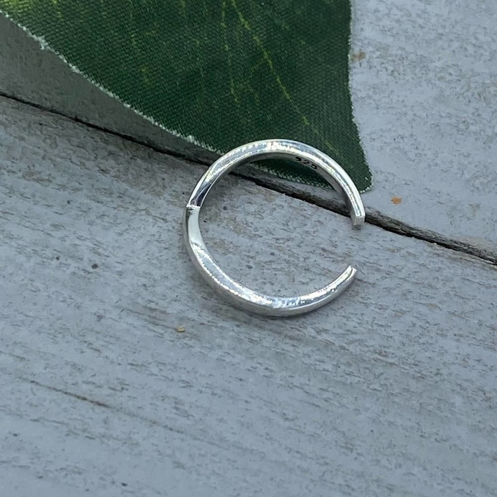 Sterling Silver Chevron High Polished Toe Ring - Picture 3 of 3
